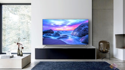 TCL P8全场景AI电视 点燃年轻狂欢，身临其境尽享球场热浪